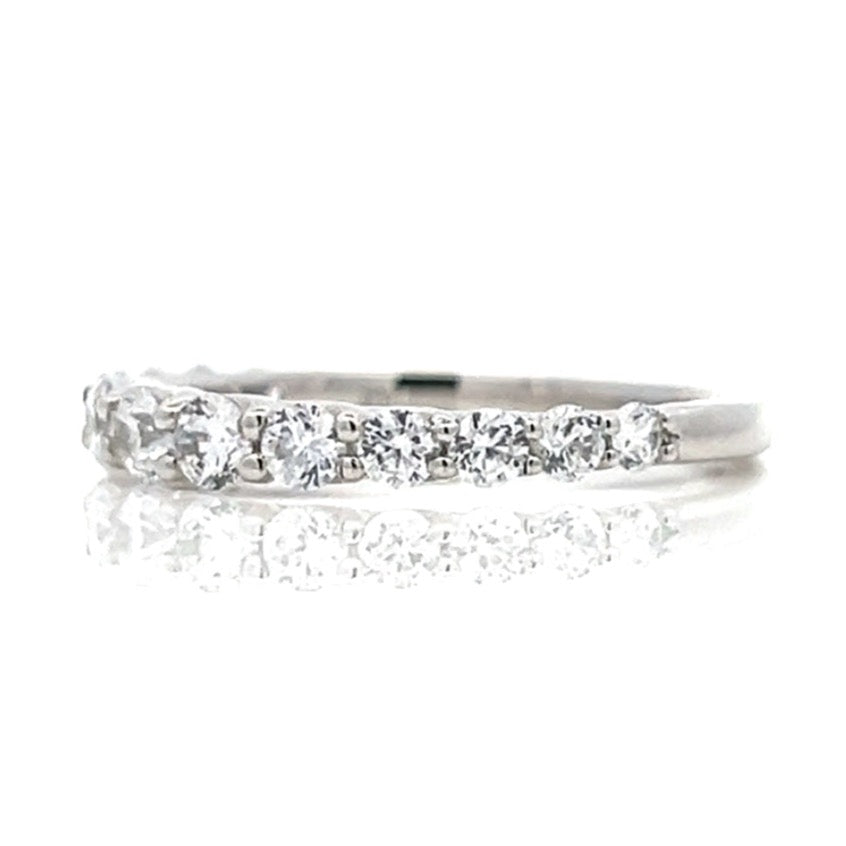 scalloped graduated diamond band