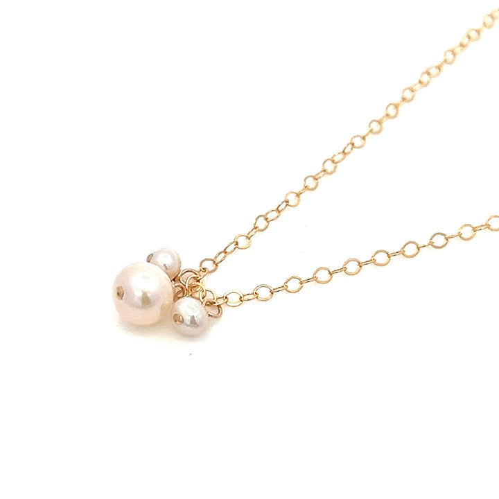 three pearl cluster necklace - workshopunderground.com
