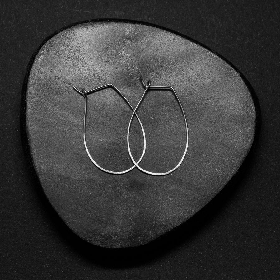 "bianco" - artisanal hammered earrings - workshopunderground.com