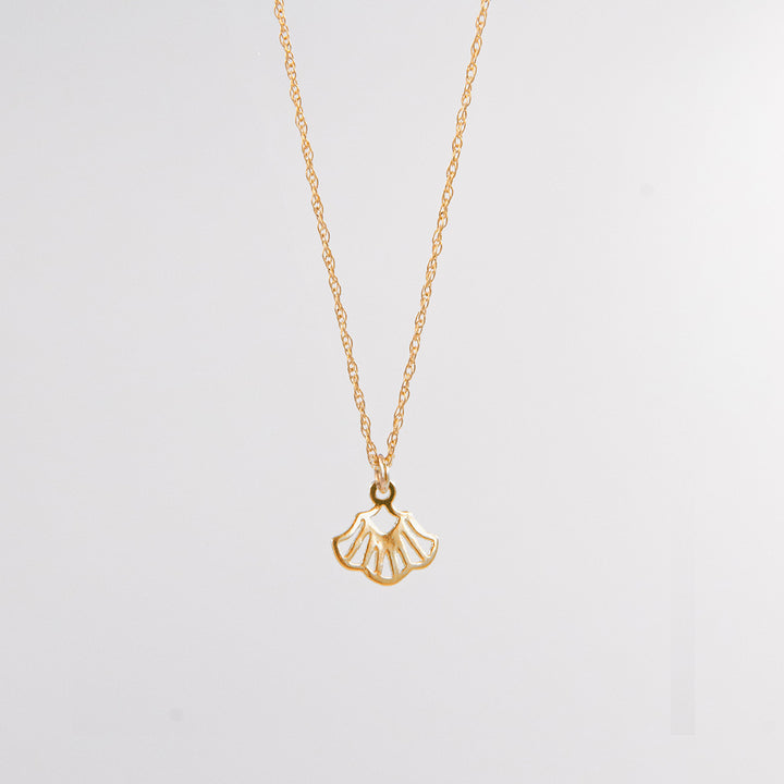New Deco - mini floral motif pendant necklace - silver or gold - workshopunderground.com