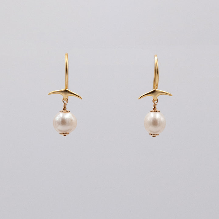 New Deco - capped pearl earrings - black or white pearl - workshopunderground.com